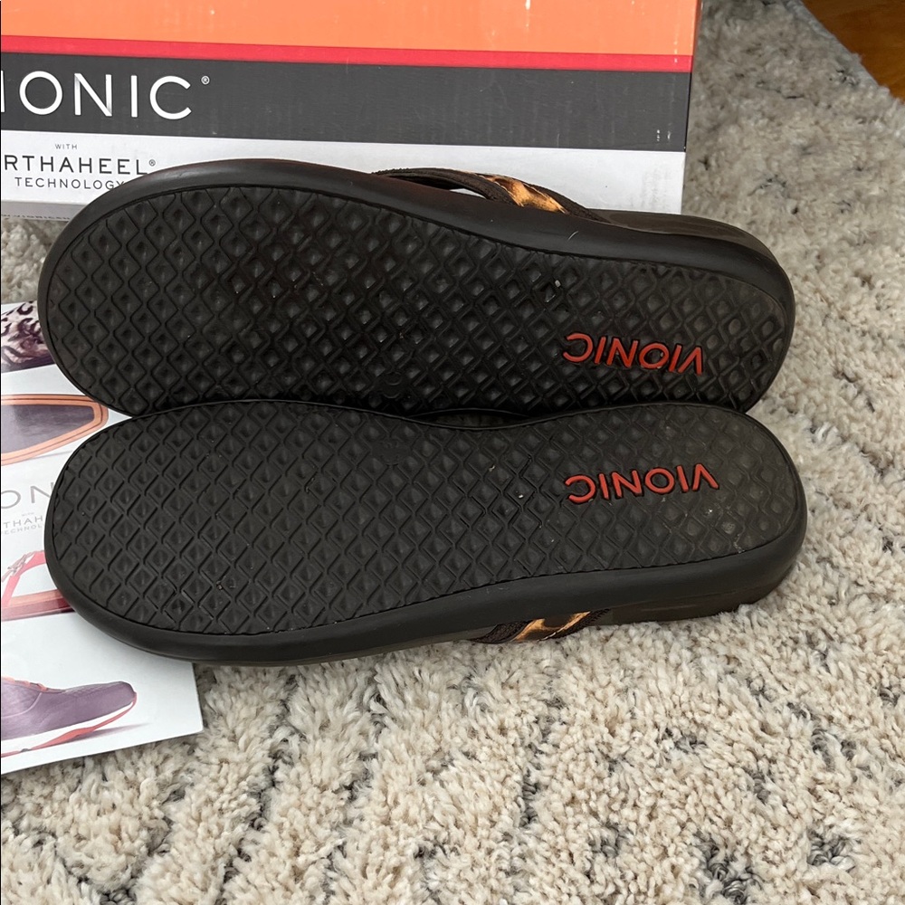 Vionic Black Flip Flop with Tortoise-Pattern Strap - Picture 4 of 5